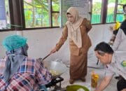 Warga Pahandut Didorong Kembangkan Usaha Stik Ikan
